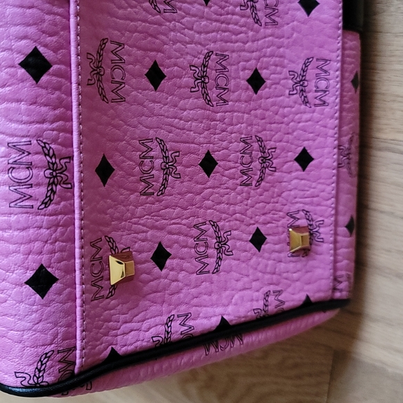 New MCM Pink Visetos Weekender - 18x8 - Picture 14 of 16